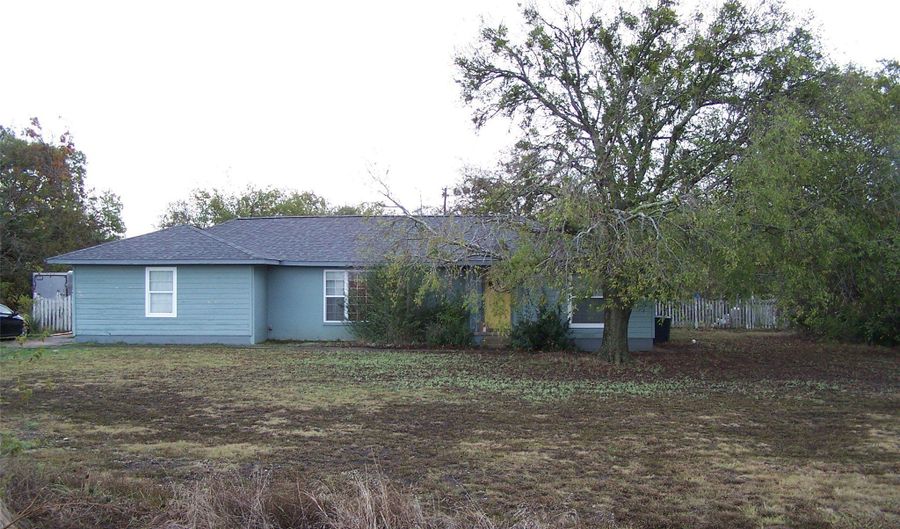 802 N Powell Pkwy, Anna, TX 75409 - 5 Beds, 2 Bath