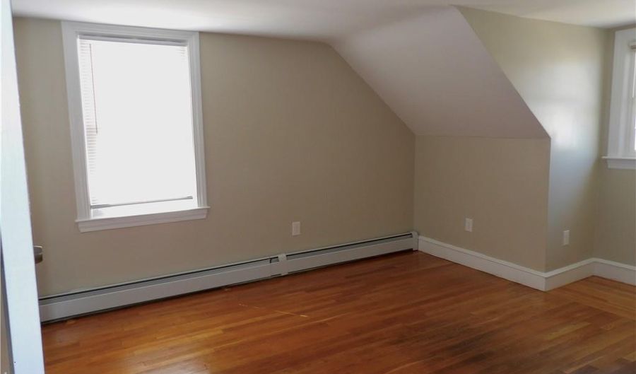 1049 Central Ave 1, Pawtucket, RI 02861 - 2 Beds, 1 Bath