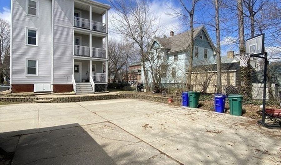 10 Lafayette St 2, Attleboro, MA 02703 - 3 Beds, 1 Bath