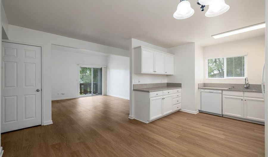 2536 White Oak Pl 2, Escondido, CA 92027 - 3 Beds, 2 Bath