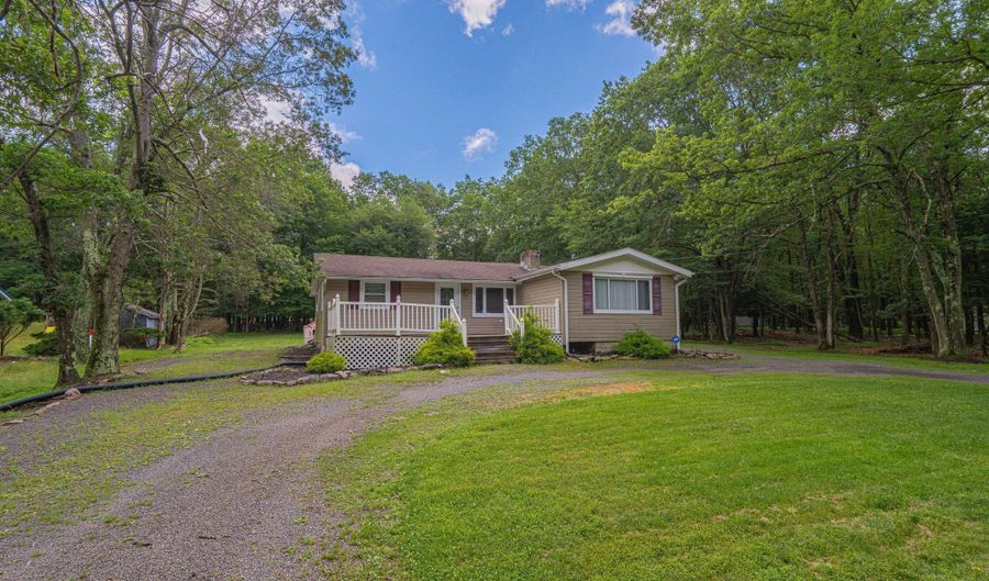 126 Lenape Trl, Albrightsville, PA 18210 - 3 Beds, 1 Bath
