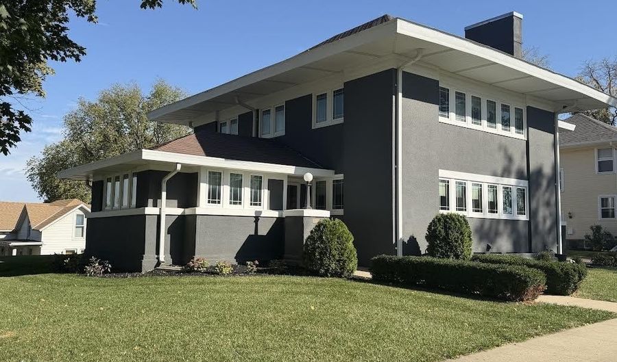 110 W 9Th St, Atlantic, IA 50022 - 4 Beds, 3 Bath