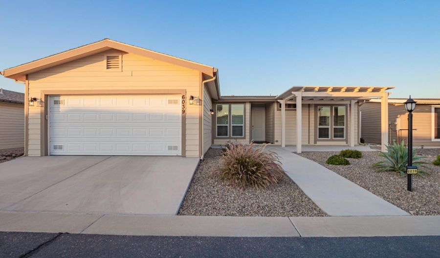 3301 S Goldfield Rd 6039, Apache Junction, AZ 85119 - 2 Beds, 2 Bath