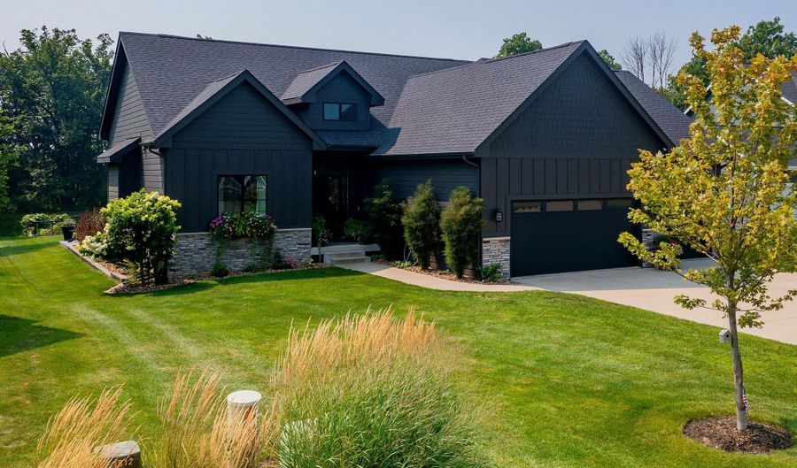 1816 Starling Ct, Polk City, IA 50226 - 4 Beds, 4 Bath