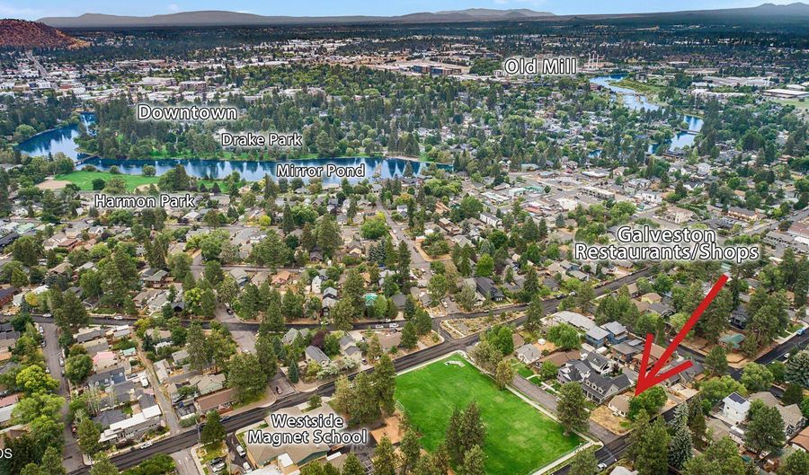 1251 NW Jacksonville Ave, Bend, OR 97703 - 4 Beds, 1 Bath