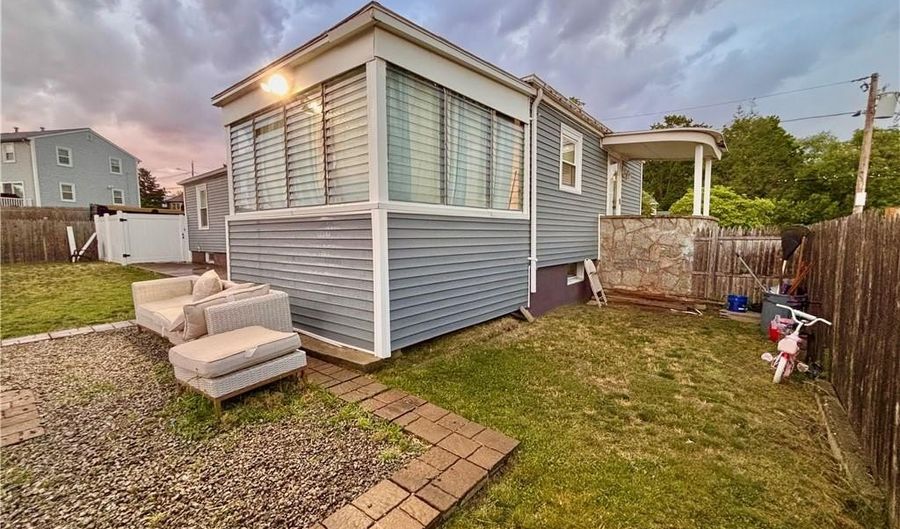 44 Pavilion Ave, Cranston, RI 02920 - 3 Beds, 3 Bath