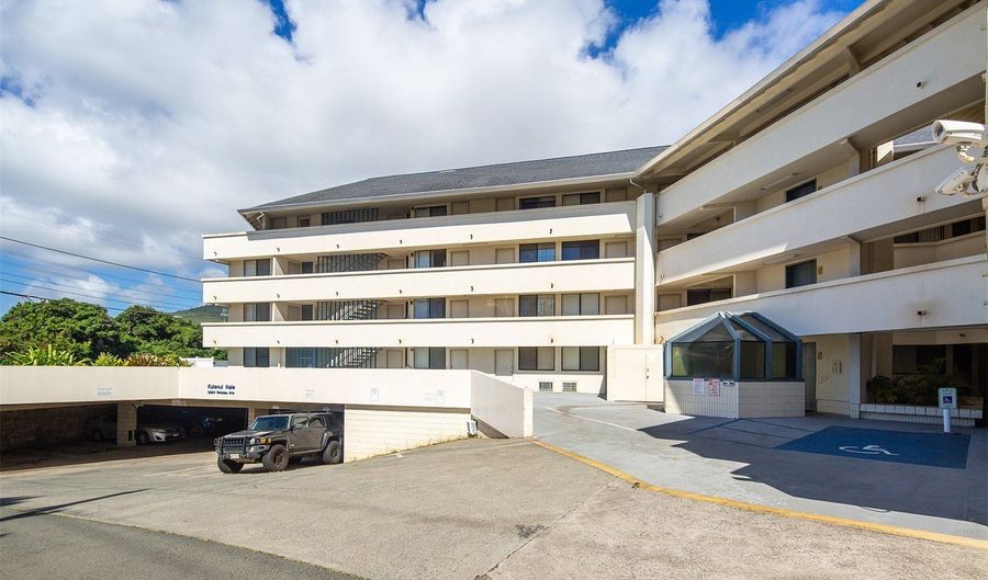 2860 Waialae Ave 302, Honolulu, HI 96826 - 1 Beds, 1 Bath