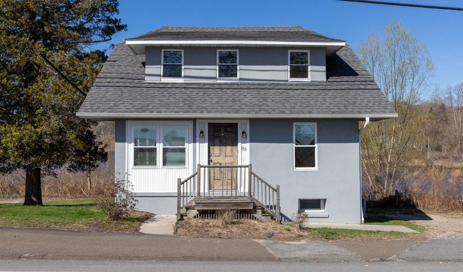 135 Middlesex Ave, Chester, CT 06412 - 3 Beds, 2 Bath