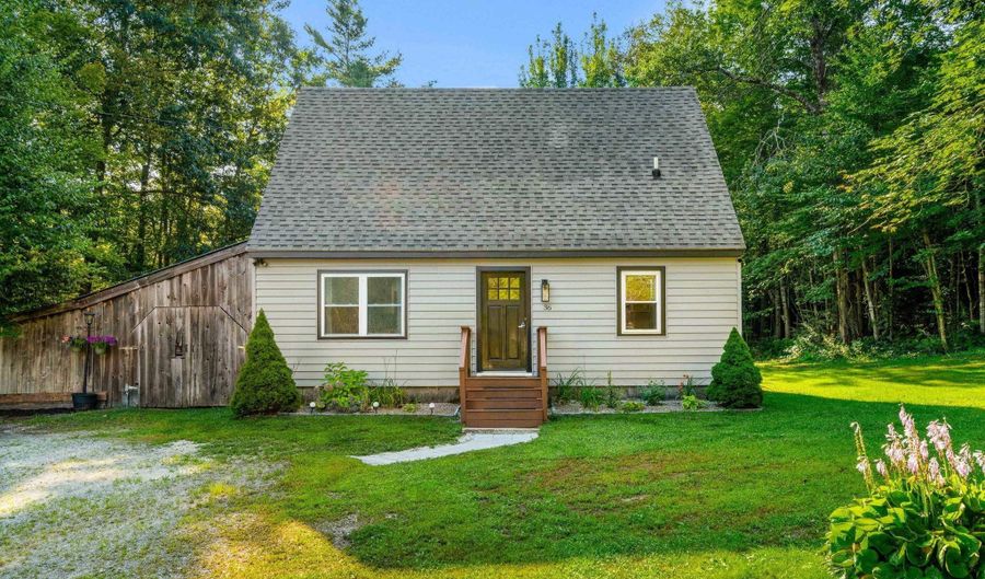 36 High St, Antrim, NH 03440 - 2 Beds, 2 Bath