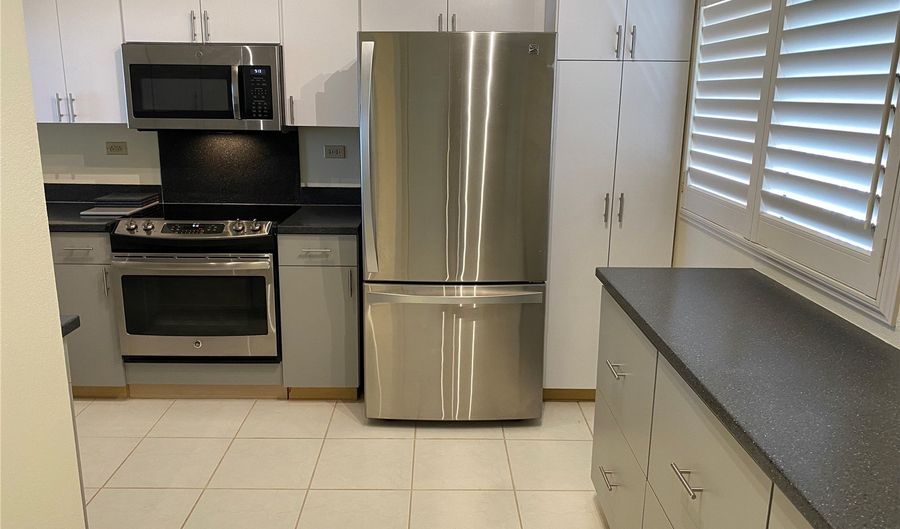 3075 Ala Poha Pl 2111, Honolulu, HI 96818 - 2 Beds, 2 Bath