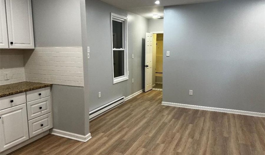 139 N 7TH St 2R, Allentown, PA 18101 - 2 Beds, 1 Bath