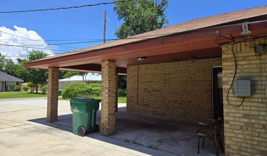 530 Easterbrook St, Bay St. Louis, MS 39520 - 4 Beds, 2 Bath