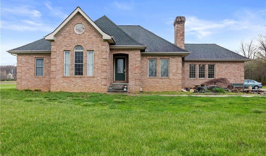 12488 Baumhart Rd, Amherst, OH 44001 - 3 Beds, 2 Bath