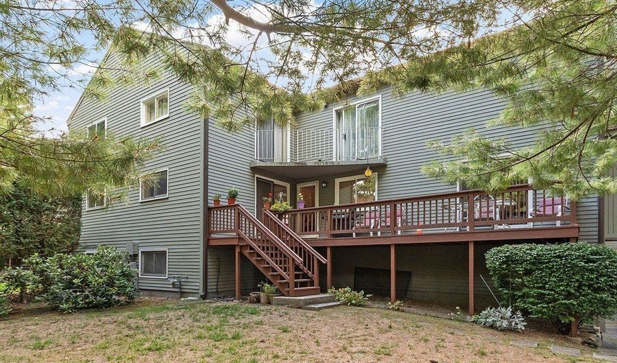 102 Captain Eames Cir 102, Ashland, MA 01721 - 2 Beds, 3 Bath