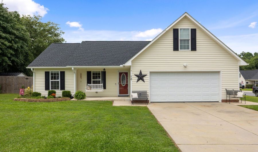 10 Oxford Dr, Angier, NC 27501 - 3 Beds, 2 Bath
