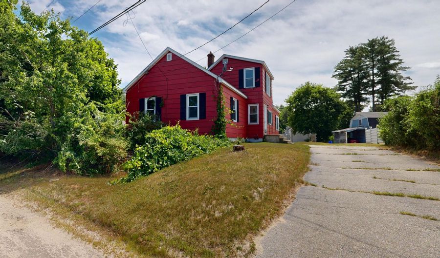 15 W Waterman Rd, Auburn, ME 04210 - 3 Beds, 1 Bath