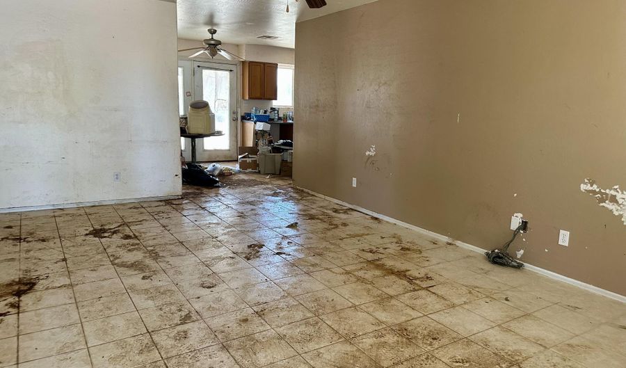 3105 N CARRIAGE Ln, Chandler, AZ 85224 - 3 Beds, 2 Bath