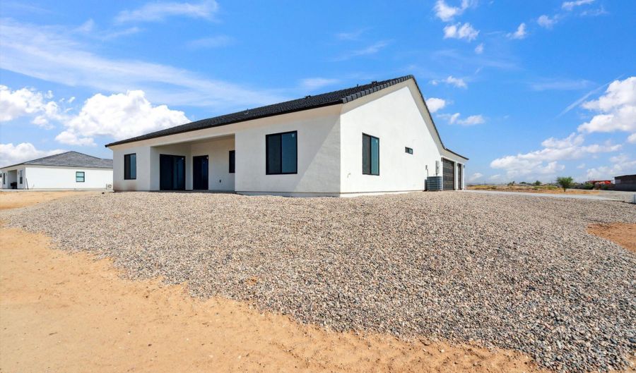 22103 W HARWELL Rd, Buckeye, AZ 85326 - 4 Beds, 4 Bath