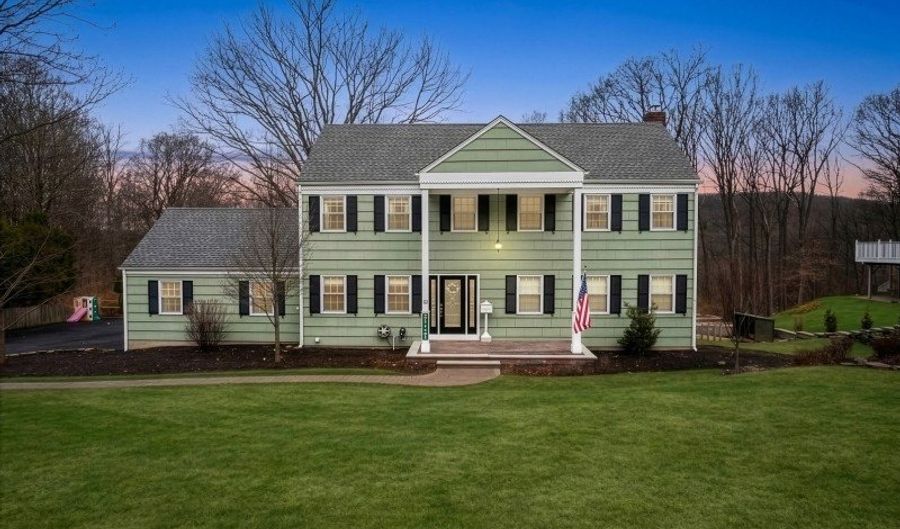 31 Mockingbird, Allamuchy Twp., NJ 07840 - 4 Beds, 3 Bath