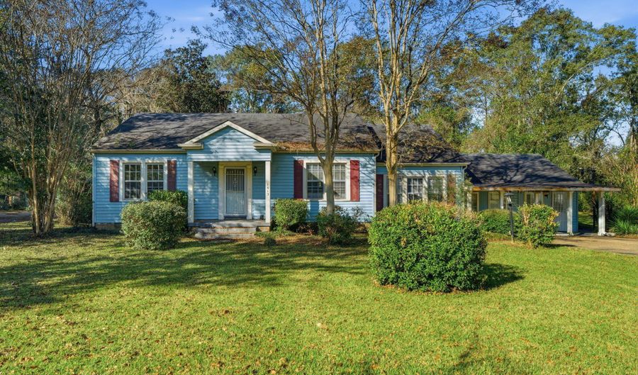 1413 N Jackson St, Brookhaven, MS 39601 - 5 Beds, 2 Bath