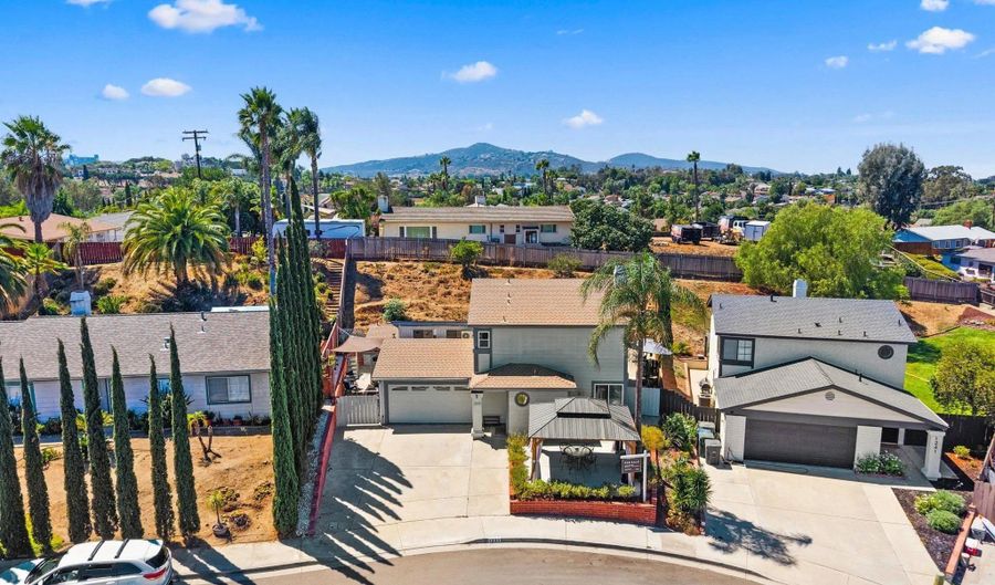 1233 Titan Ct, Escondido, CA 92026 - 4 Beds, 4 Bath