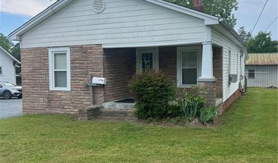 3706 Archdale Rd, Archdale, NC 27263 - 2 Beds, 1 Bath