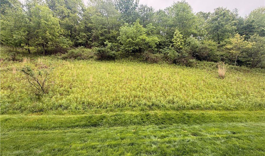 122 Broadstone Dr, Adams Twp., PA 16046 - 3 Beds, 3 Bath