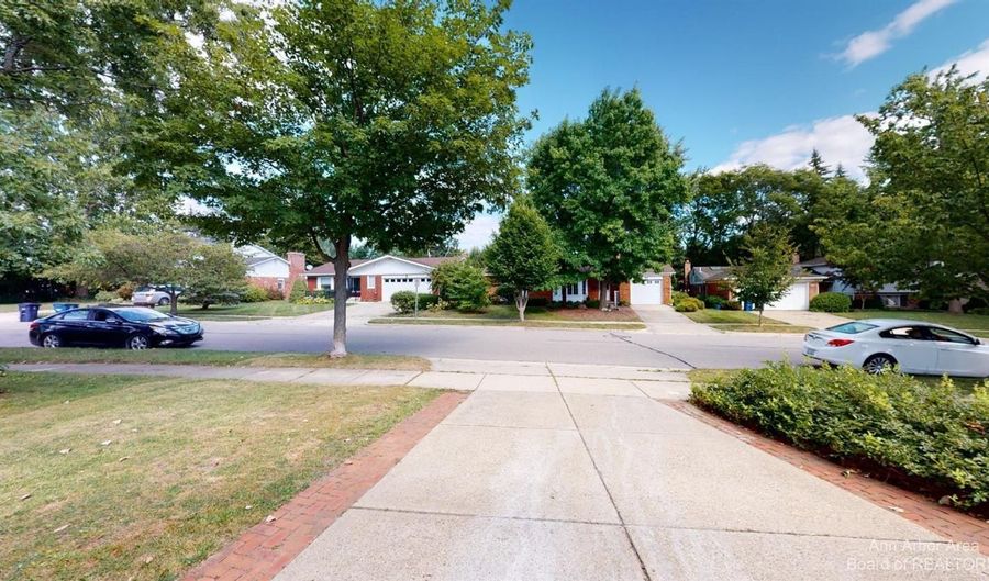 2235 Prairie St, Ann Arbor, MI 48105 - 3 Beds, 3 Bath