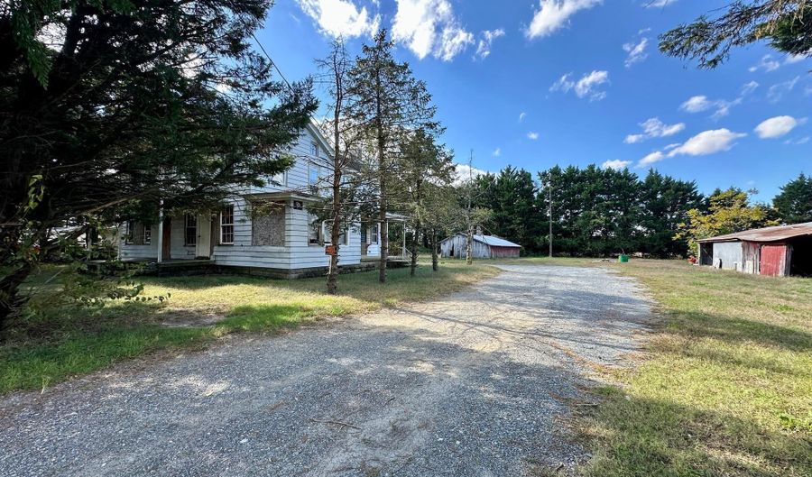459 KILLENS POND Rd, Harrington, DE 19952 - 4 Beds, 1 Bath