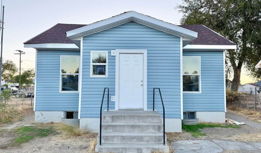 460 5th St, Battle Mountain, NV 89820 - 2 Beds, 1 Bath