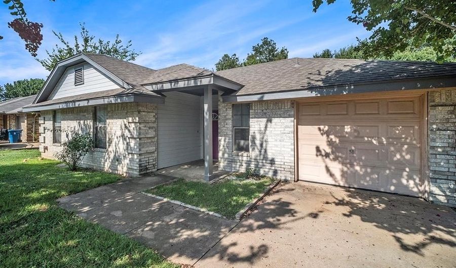 516 Heather Ln, Keene, TX 76059 - 3 Beds, 1 Bath