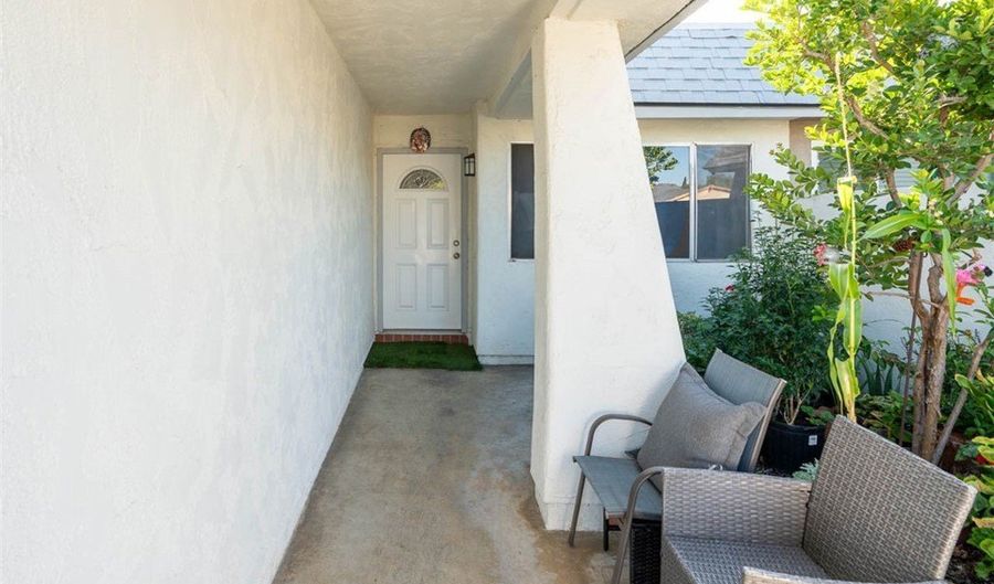 309 Calle Montecito, Oceanside, CA 92057 - 2 Beds, 1 Bath