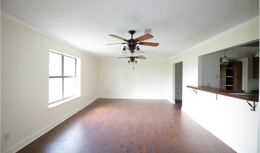 490 MCKEITHEN Dr, Alexandria, LA 71303 - 6 Beds, 4 Bath