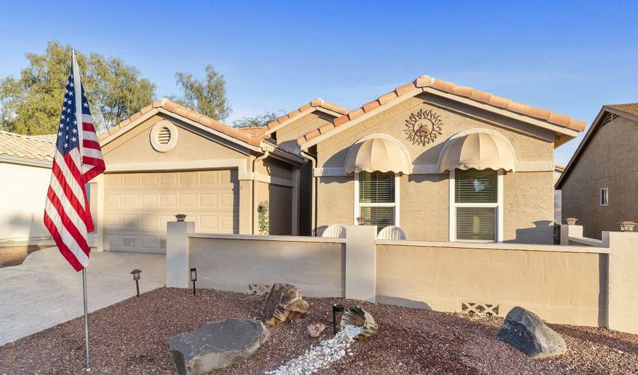 1926 E LINDRICK Dr, Chandler, AZ 85249 - 2 Beds, 2 Bath