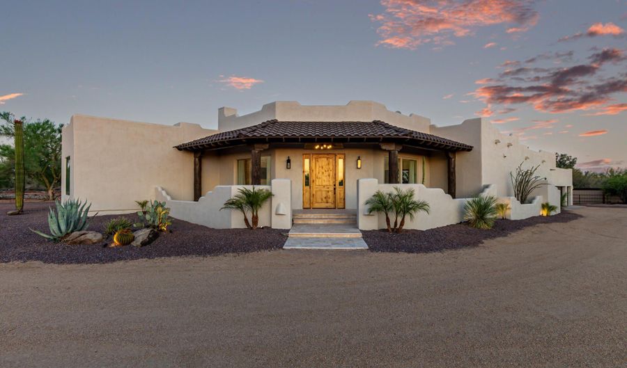 6735 E DOVE VALLEY Rd, Cave Creek, AZ 85331 - 4 Beds, 3 Bath
