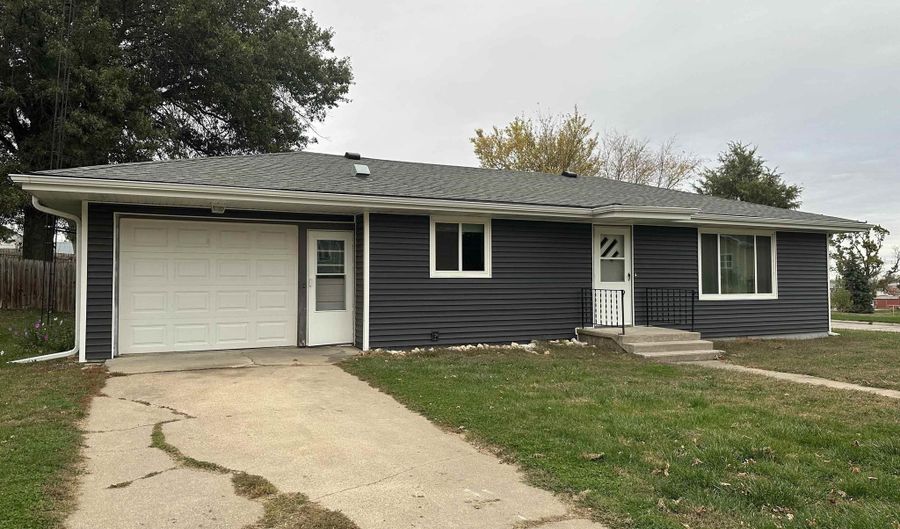 301 W Elm St, Bancroft, NE 68004 - 2 Beds, 2 Bath