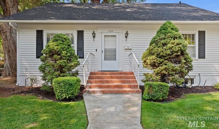 1922 Everett, Caldwell, ID 83605 - 6 Beds, 2 Bath