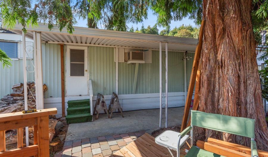 188 3 41, Oregon City, OR 97045 - 2 Beds, 1 Bath