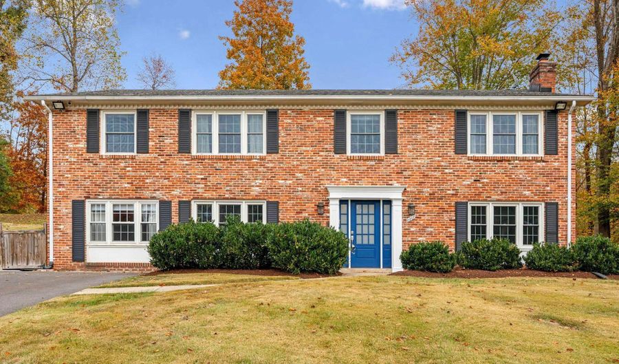 8217 CINDY Ln, Bethesda, MD 20817 - 5 Beds, 4 Bath