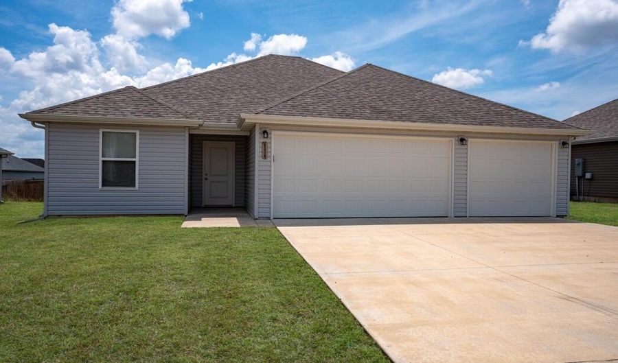116 Pin Oak Dr, Aurora, MO 65605 - 3 Beds, 2 Bath