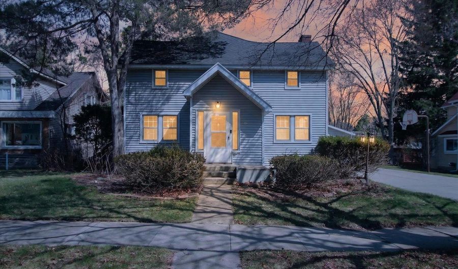 804 Woodworth Ave, Alma, MI 48801 - 4 Beds, 2 Bath