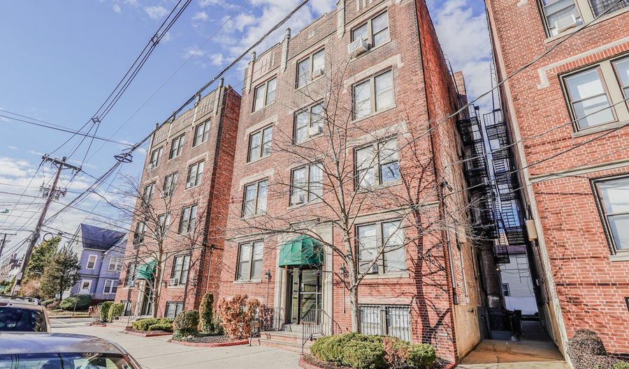 803 Avenue A B1, Bayonne, NJ 07002 - 2 Beds, 1 Bath