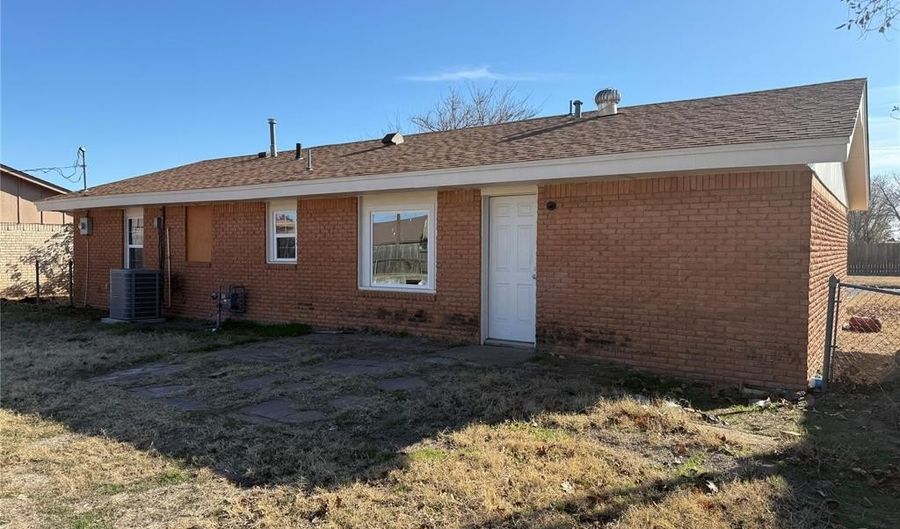 1115 Asalee St, Altus, OK 73521 - 4 Beds, 1 Bath