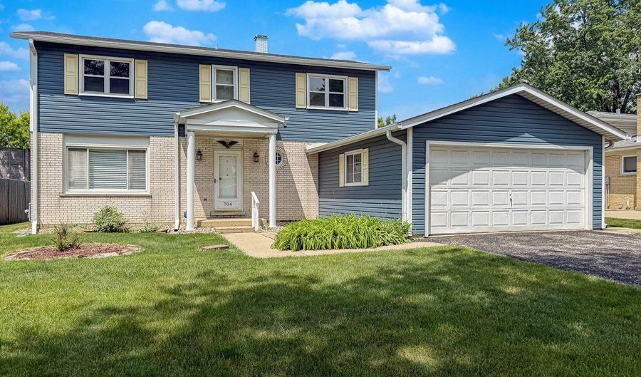 706 N Lawler Ave, Addison, IL 60101 - 6 Beds, 3 Bath