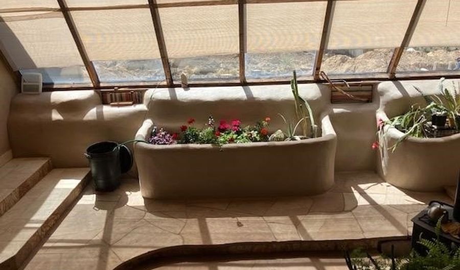 97 Calle Conejo, Arroyo Hondo, NM 87513 - 2 Beds, 2 Bath