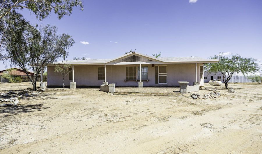 15761 W HOPI Dr, Casa Grande, AZ 85122 - 3 Beds, 2 Bath