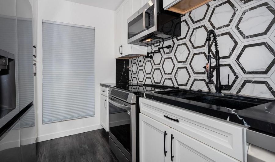 5700 Baltimore Dr 16, La Mesa, CA 91942 - 2 Beds, 2 Bath