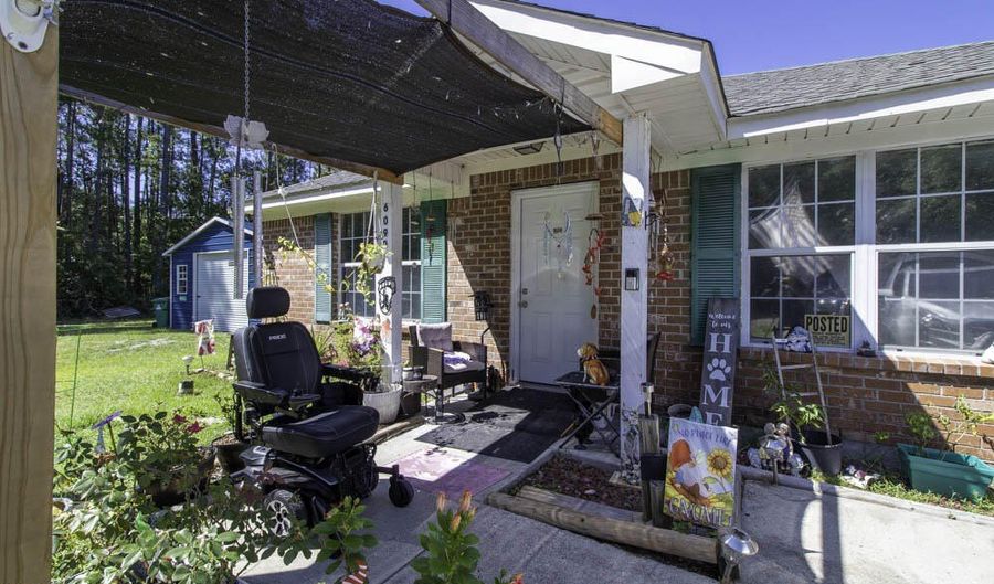 6090 Copiah St, Bay St. Louis, MS 39520 - 3 Beds, 2 Bath