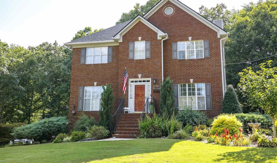104 CAMDEN Cir, Alabaster, AL 35007 - 4 Beds, 4 Bath