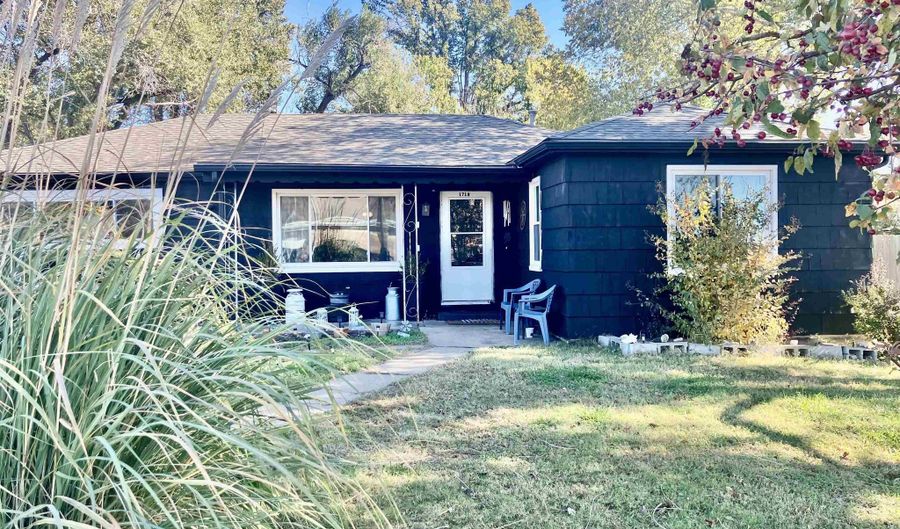 1718 N Socony St, Augusta, KS 67010 - 4 Beds, 2 Bath